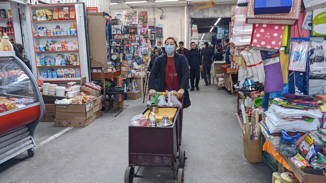"Мой антисептик круче": что происходит на алматинских базарах