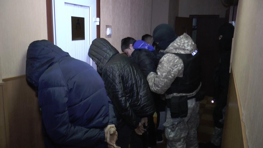 Полиция раскрыла деятельность 3 притонов, работавших под видом гостиниц в Алматы (фото)