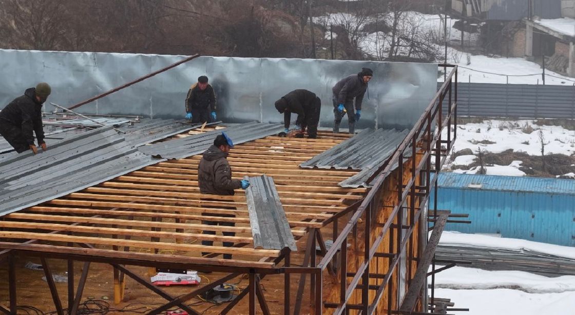 Снос здания в Алматы