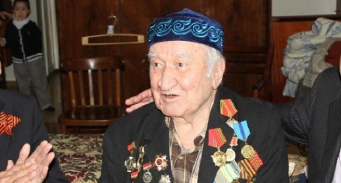 Умер известный казахстанский футбольный арбитр Рафаэль Ибрагимов