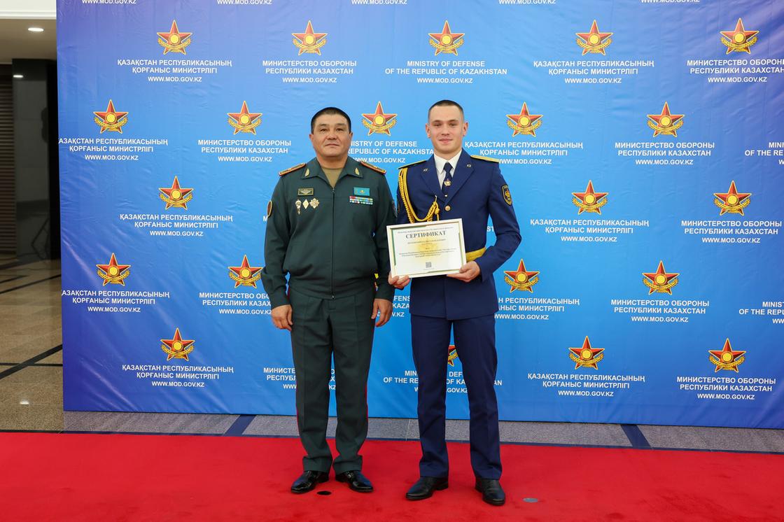 Участники торжественной церемонии Участники торжественной церемонии