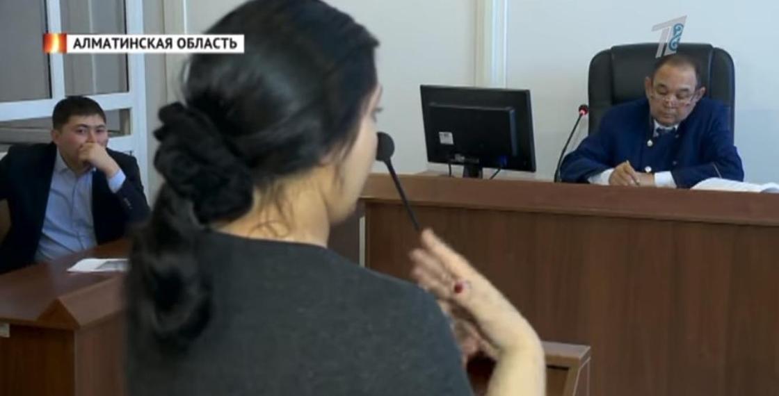 "Ничего страшного, не умер же": подозреваемая в избиении учителя мать озвучила свою версию в Алматинской области