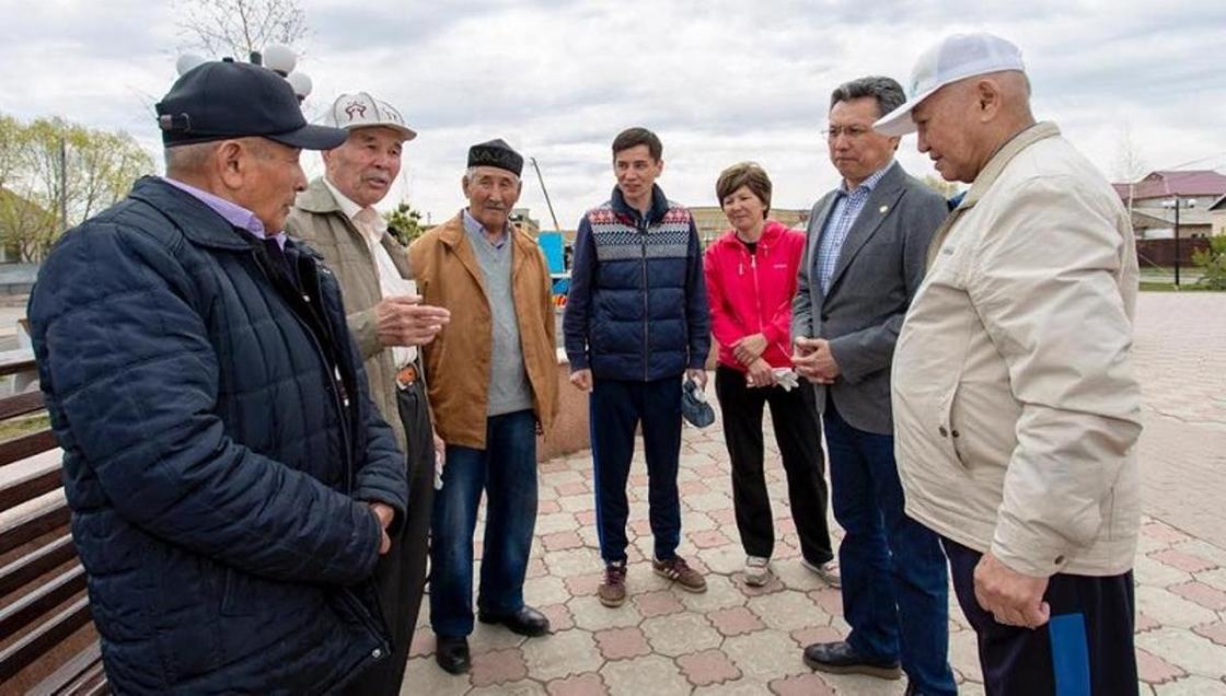 Бахыт Султанов собрал мусор на окраине Нур-Султана (фото) Бахыт Султанов собрал мусор на окраине Нур-Султана (фото)
