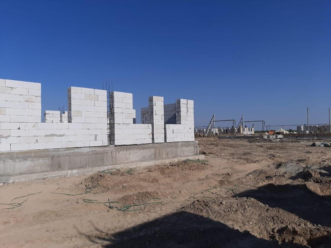 Фонд Болата Назарбаева продолжает строительство 20 домов для пострадавших в Мактаарале
