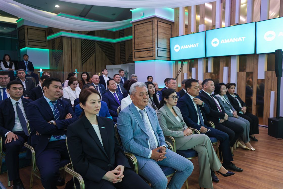 Заседание политического совета партии AMANAT