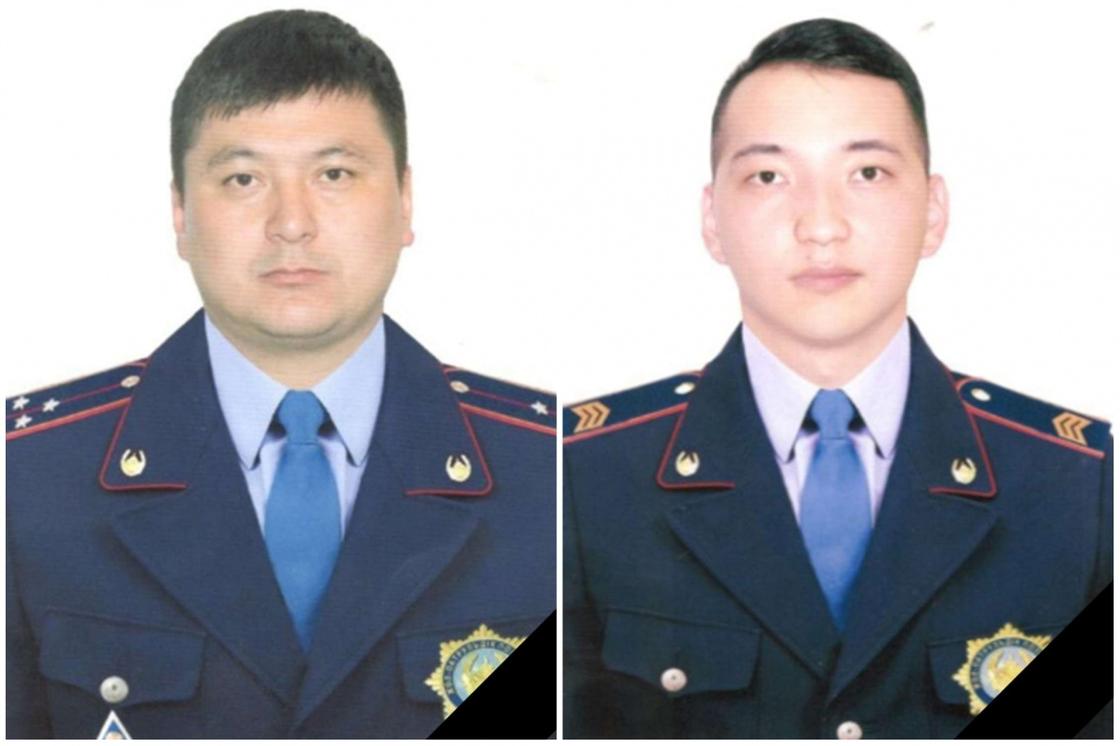Токаев посмертно наградил полицейских, погибших на блокпосту в Алматы