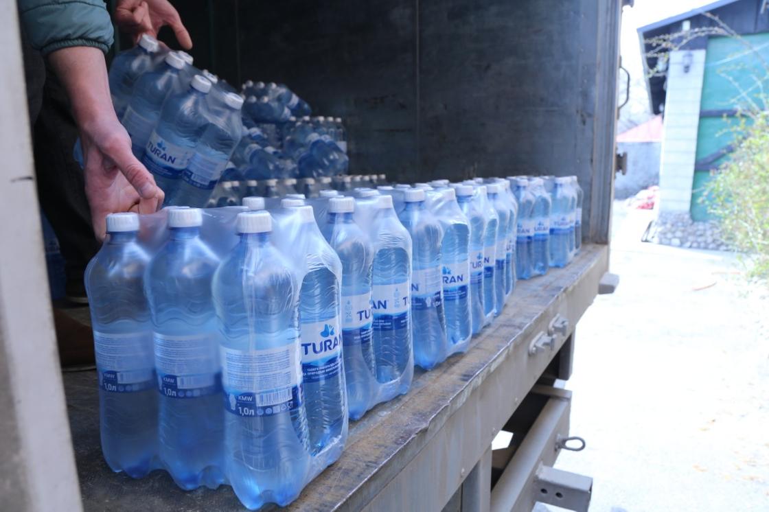 Кокшетауминводы продолжают отгрузку природной воды TURAN в больницы Казахстана