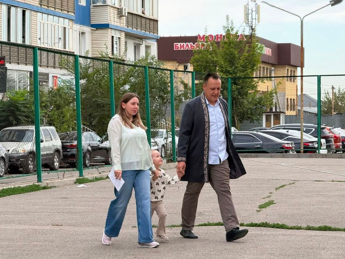 Семья Карповых на выборах в Курултай в Алматинской области