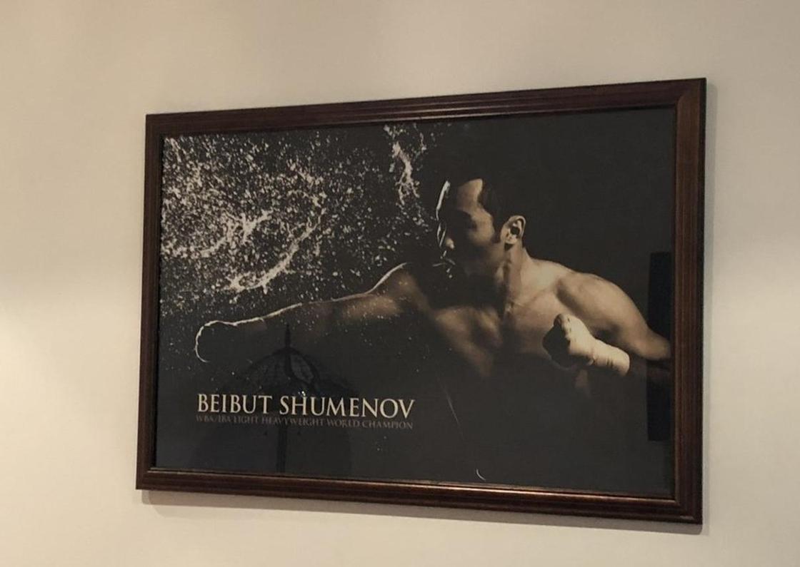 Бейбут Шуменов продает свой шикарный дом в Лас-Вегасе за 4,8 млн долларов (фото, видео)