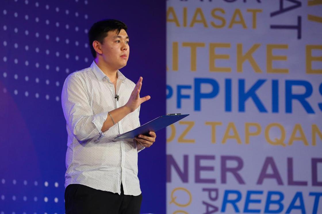 Казахстанцы обсудят актуальные мировые проблемы на чемпионате мира по дебатам