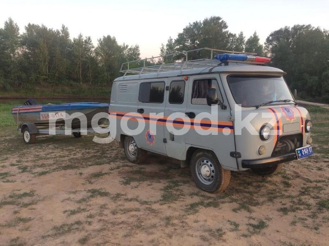 Девочка утонула при странных обстоятельствах в день похорон своей матери в ЗКО Девочка утонула при странных обстоятельствах в день похорон своей матери в ЗКО