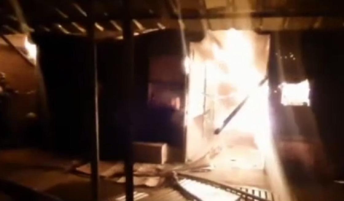 Пожар на рынке в Талгаре