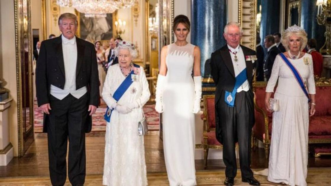 Трамп на банкете у королевы: "вечная дружба" и новое торговое соглашение Трамп на банкете у королевы: "вечная дружба" и новое торговое соглашение