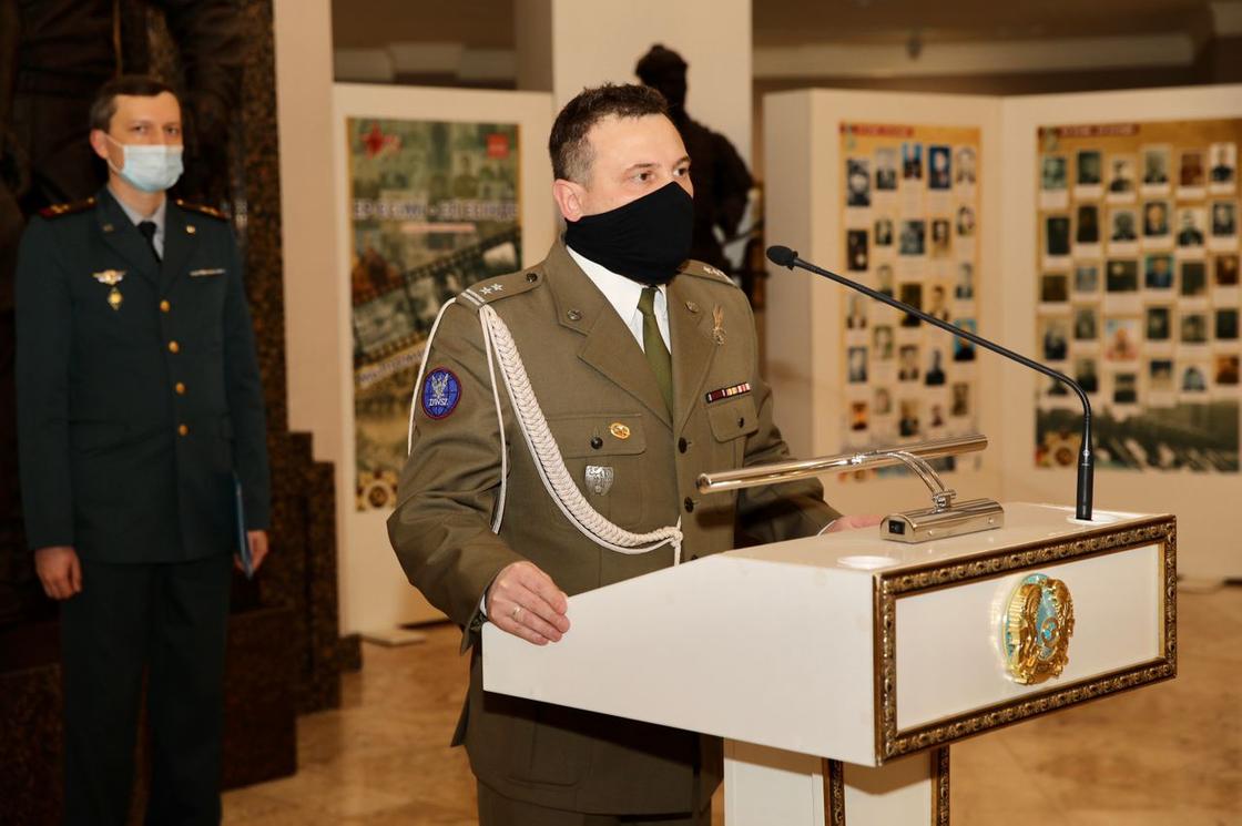 Списки погибших казахстанцев передали музею