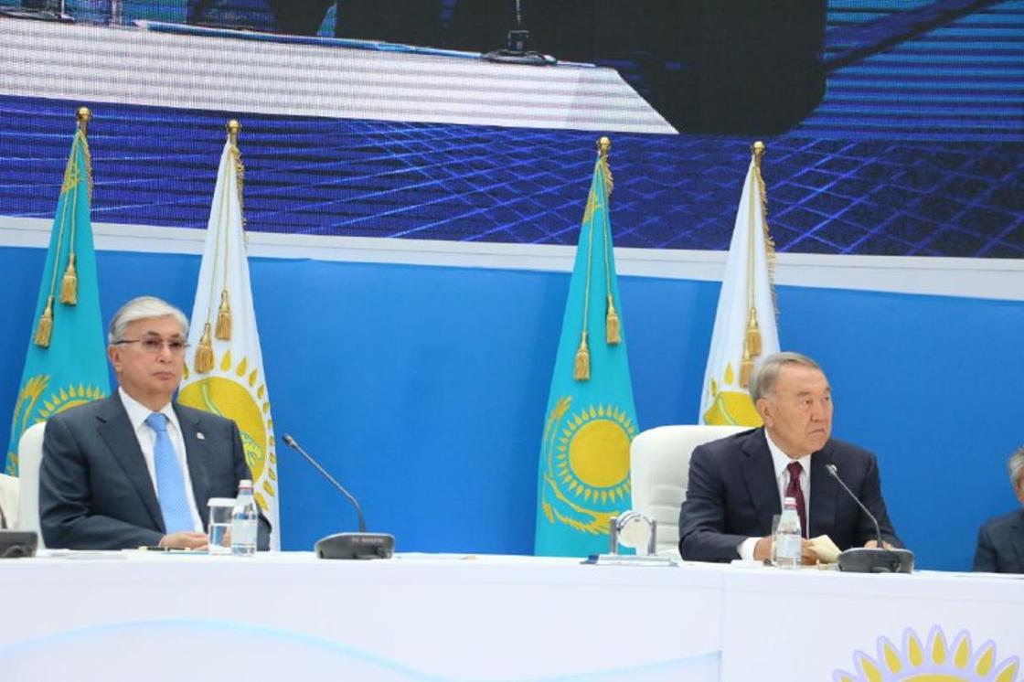 Назарбаев посоветовал нуротановцам снимать министров