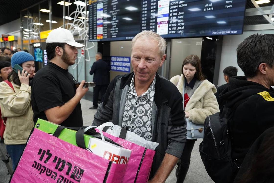 Казахстанцы, прилетевшие из Израиля