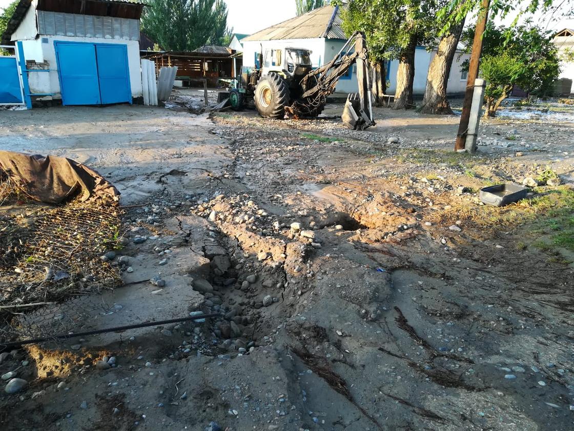Поселок подтопило в Алматинской области (фото, видео)