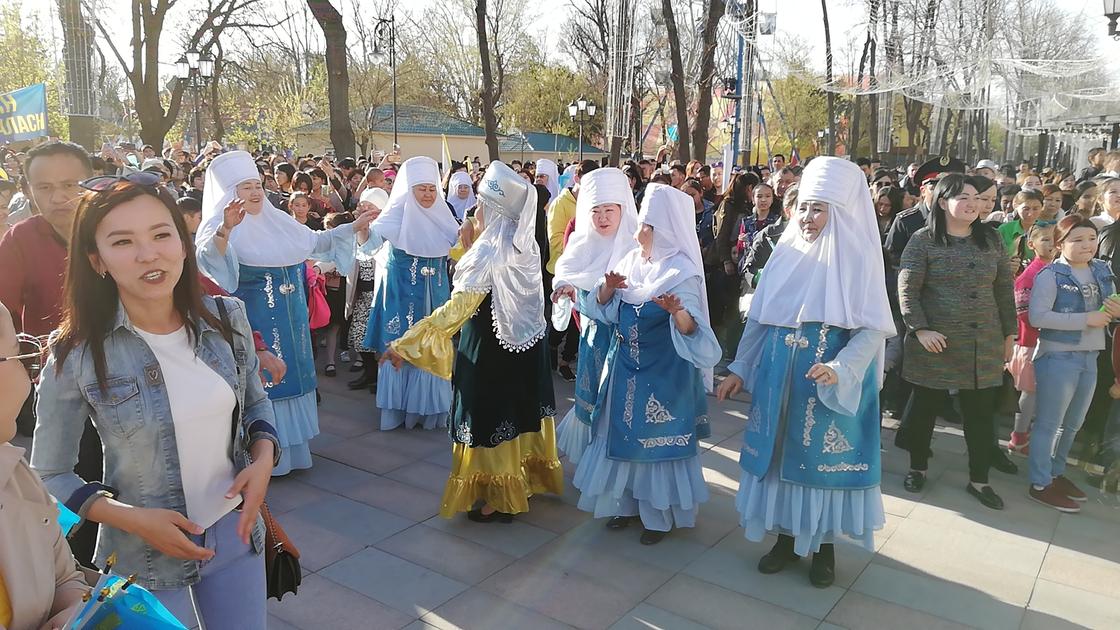 Шымкентцы феерично отпраздновали Наурыз (фото)