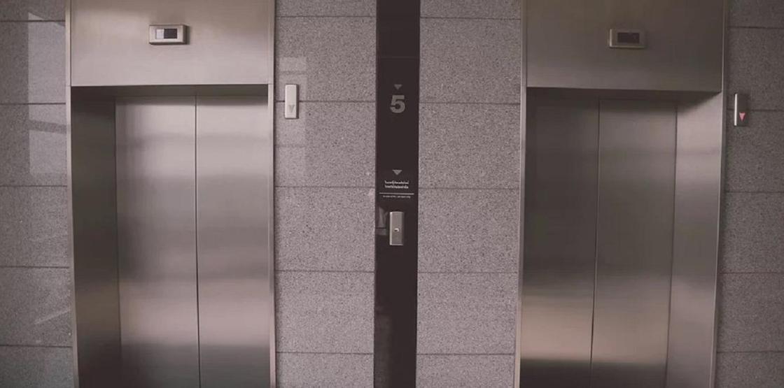 Жителей первых этажей многоэтажек Нур-Султана хотят обязать платить за лифт