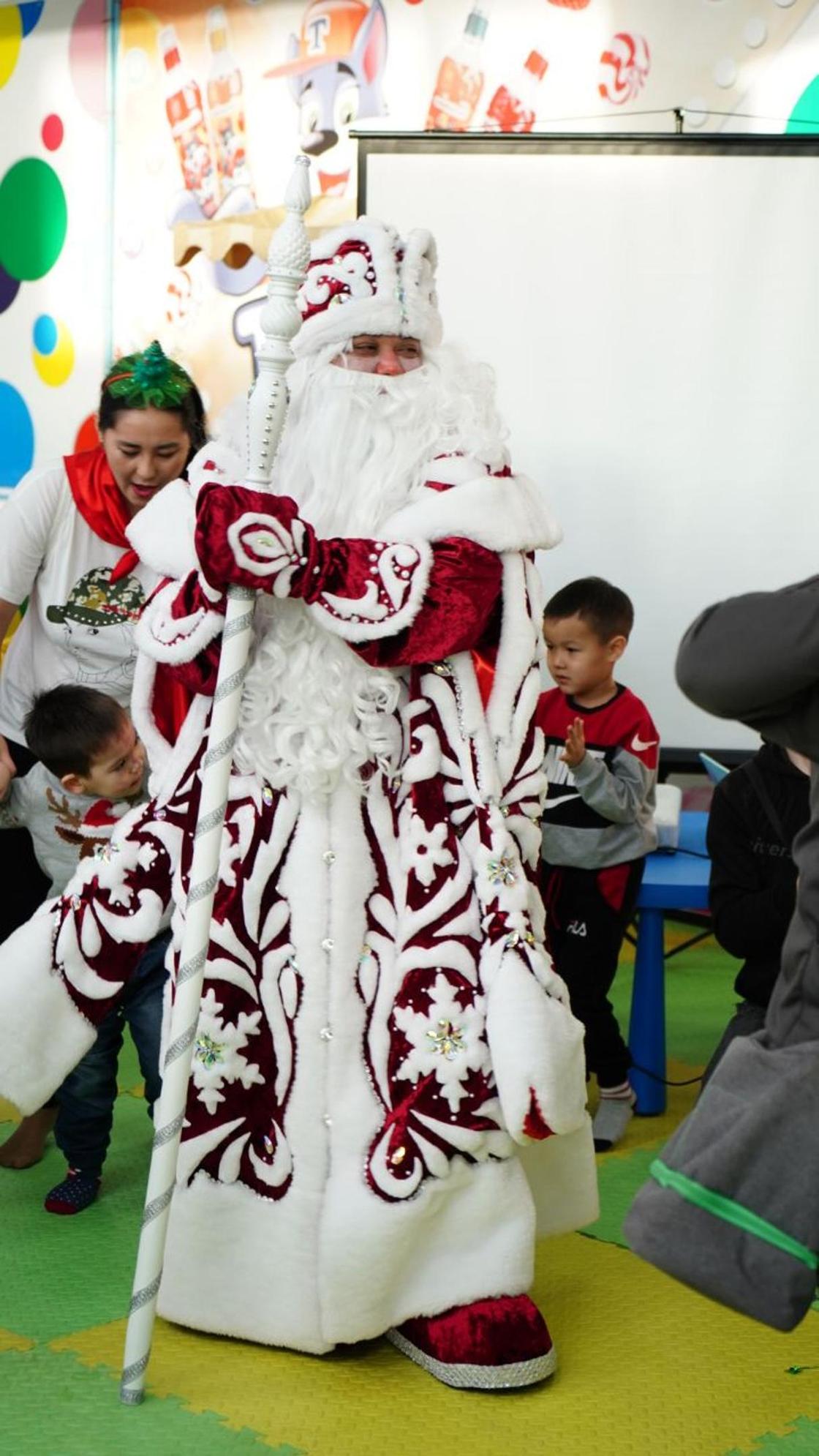 Новогоднюю сказку подарили особенным детям предприниматели и общественники в Кокшетау