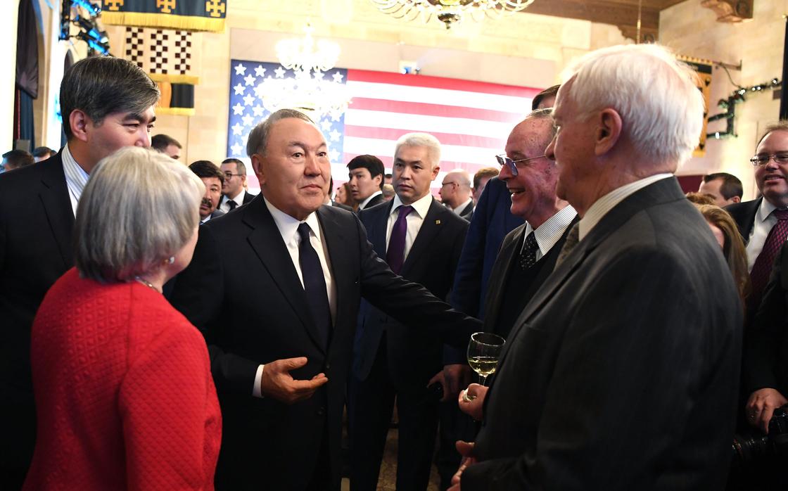 Как Назарбаев помогал заключать многомиллиардные сделки