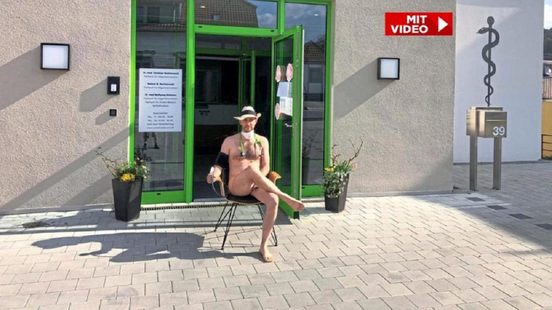 Врачи устроили голый протест из-за нехватки защитной одежды в Германии Врачи устроили голый протест из-за нехватки защитной одежды в Германии