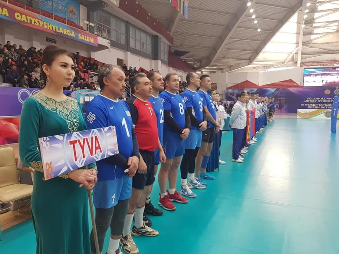 Международный турнир по волейболу среди ветеранов стартовал в Талдыкоргане