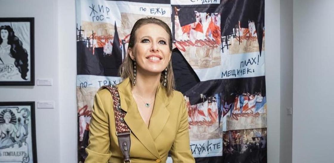 Собчак рассказала, как сидела на коленях у Зеленского (видео) Собчак рассказала, как сидела на коленях у Зеленского (видео)