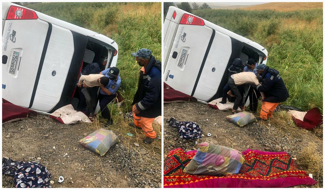 Автобус перевернулся на трассе в Туркестанской области