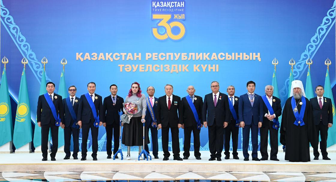 Нурсултан Назарбаев на церемонии вручения наград
