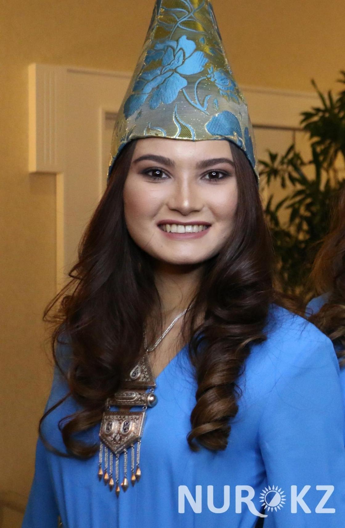 Проводник поезда и школьница: в столице показали красоток «Мисс Астана-2018» (фото)