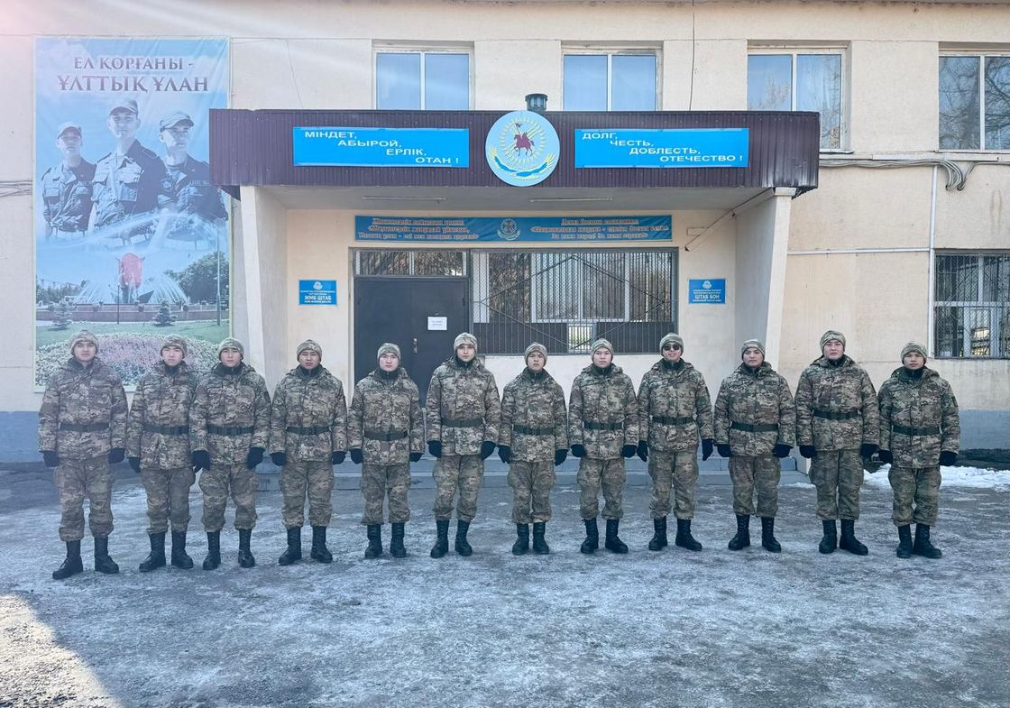 Бір сыныпта оқыған 12 сарбаз