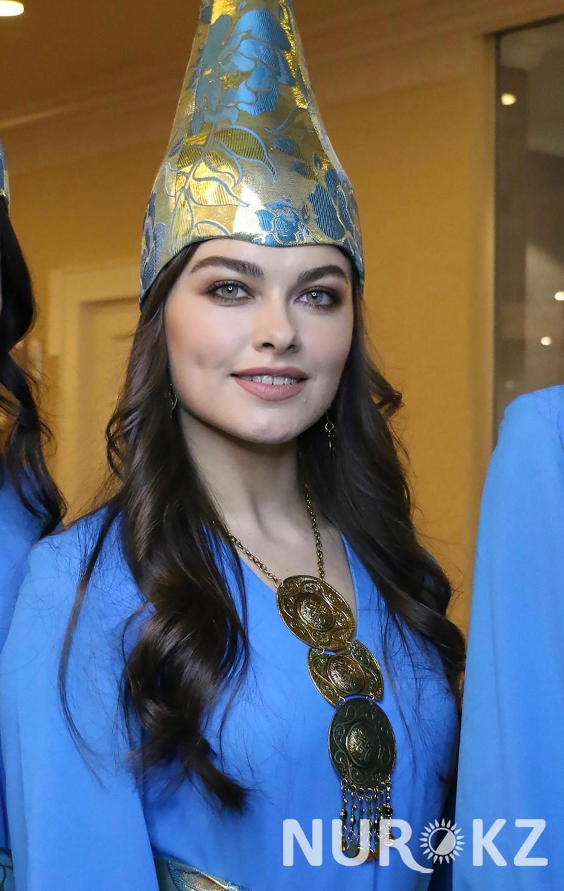 Проводник поезда и школьница: в столице показали красоток «Мисс Астана-2018» (фото)