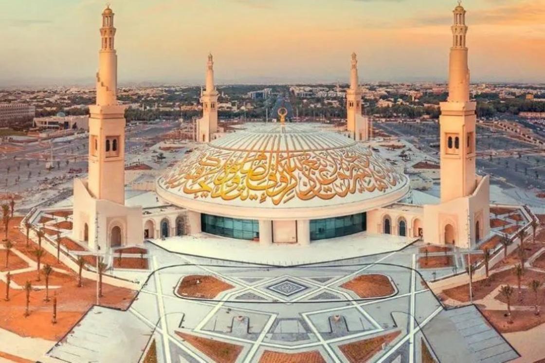 Бір түнге бола зәулім сарайды сатып ала алатын шейх қалай өмір сүреді Бір түнге бола зәулім сарайды сатып ала алатын шейх қалай өмір сүреді