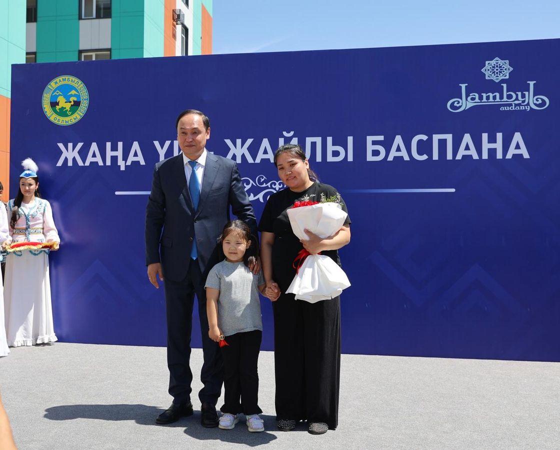 Церемония вручения ключей от новых квартир