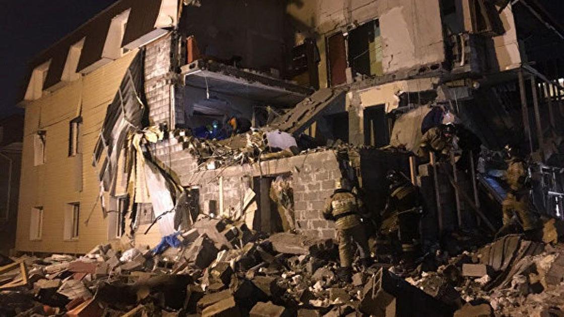 После взрыва обрушился дом в Красноярске (фото) После взрыва обрушился дом в Красноярске (фото)