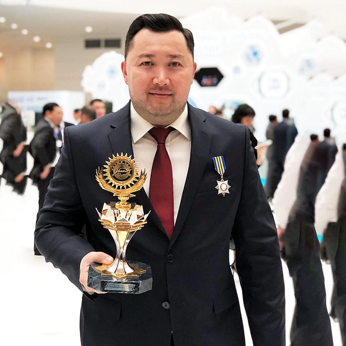 Сеть КДЛ ОЛИМП получила президентскую премию «Алтын Сапа» Сеть КДЛ ОЛИМП получила президентскую премию «Алтын Сапа»