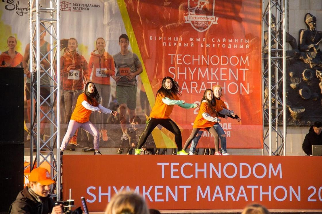 Технодом собрал тысячи участников на шымкентском марафоне