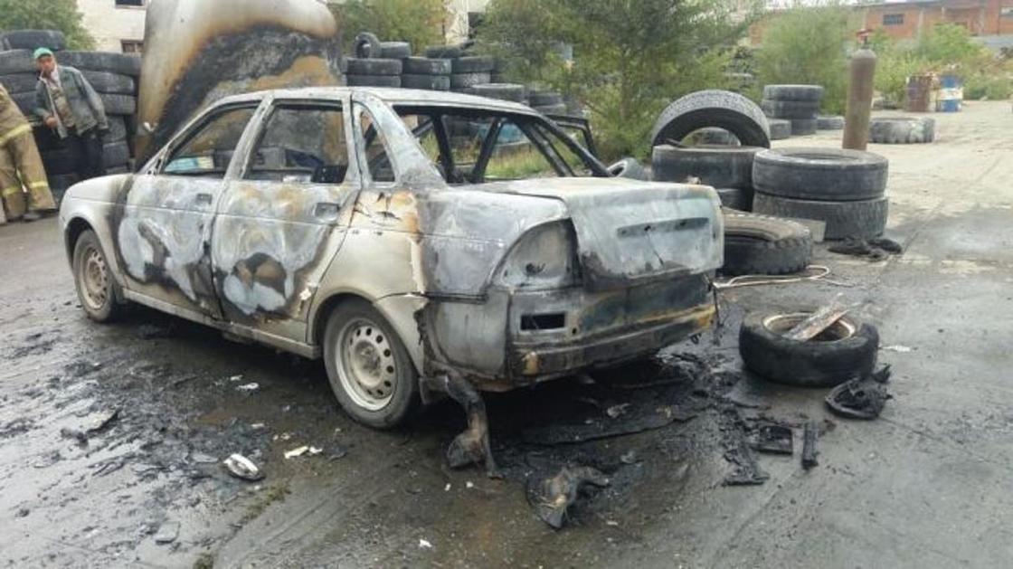 Ребенок получил ожоги в горящем авто в Костанайской области