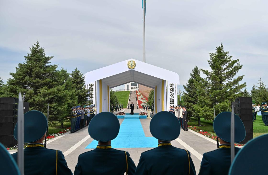 Мемлекеттік ту көтеру рәсімі