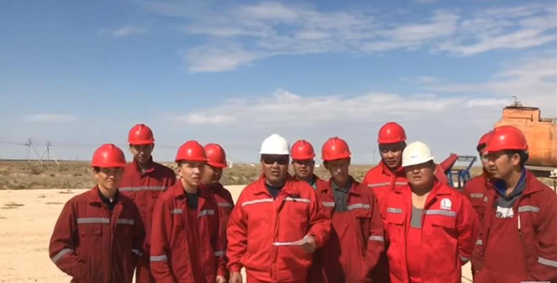 Нефтяники вышли на забастовку в Мангистау (видео) Нефтяники вышли на забастовку в Мангистау (видео)