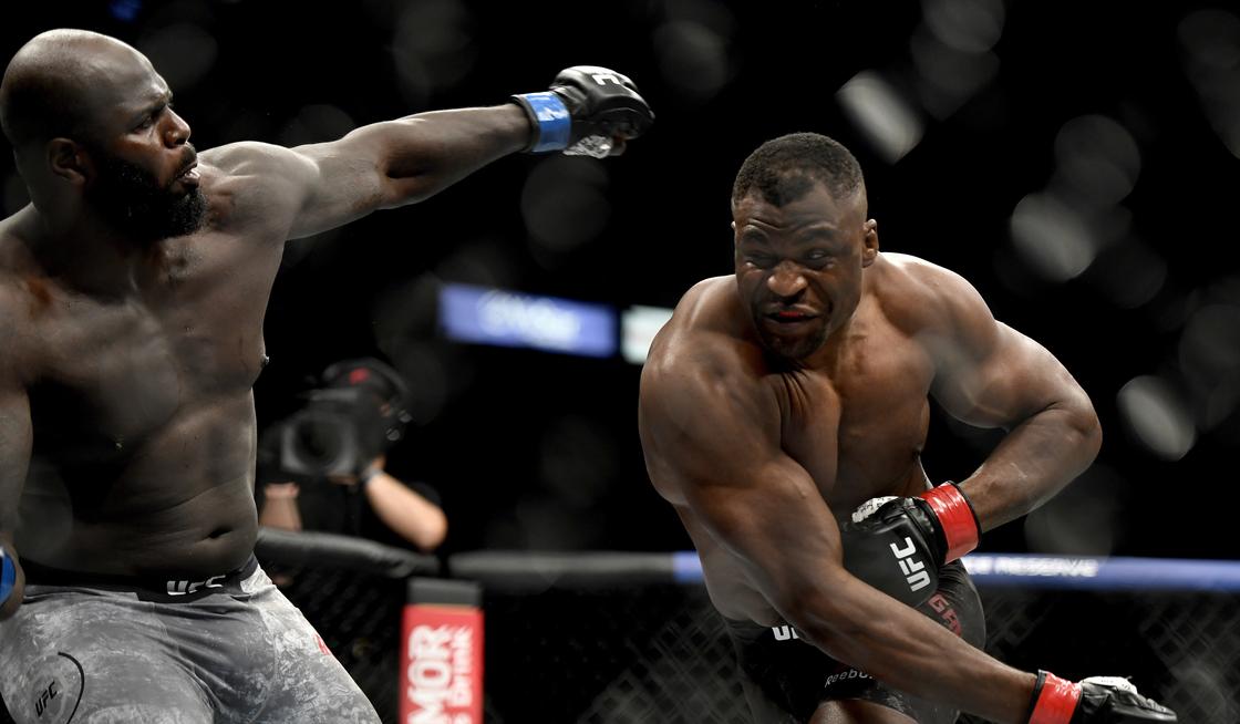 Боец UFC "выключил" соперника за 18 секунд Боец UFC "выключил" соперника за 18 секунд