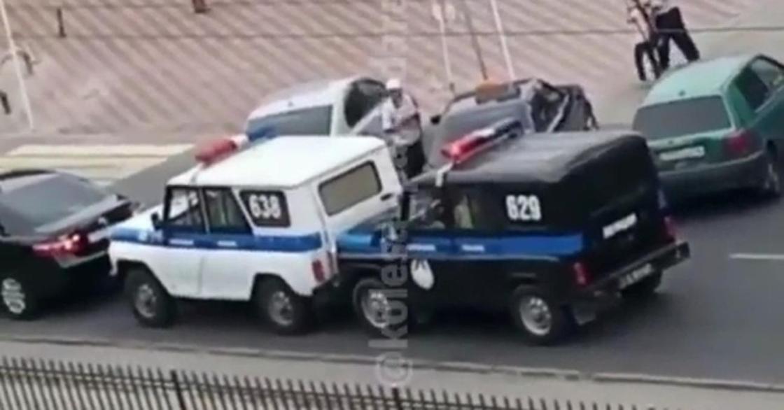 Два полицейских автомобиля попали в ДТП в Павлодаре (видео)