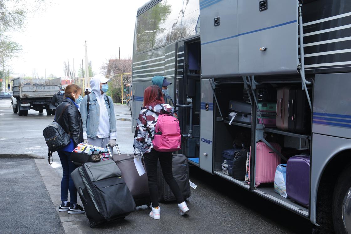 135 казахстанцев, прибывших из ОАЭ в Талдыкорган, отправили домой