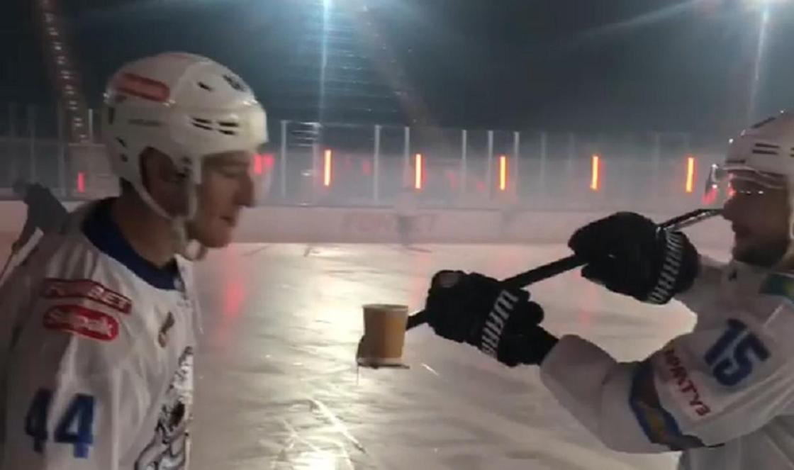 Как пьют чай хоккеисты: игроки «Барыса» сняли забавное видео