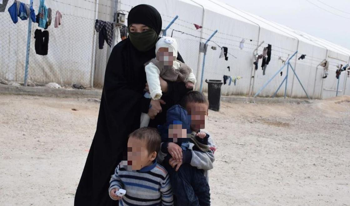 Казашка в Сирии с пятью детьми: Здесь меня выдали замуж за казаха из ИГИЛ