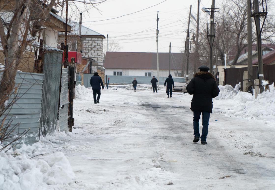 Уборка снега на окраинах столицы находится на особом контроле – аким района Байконыр