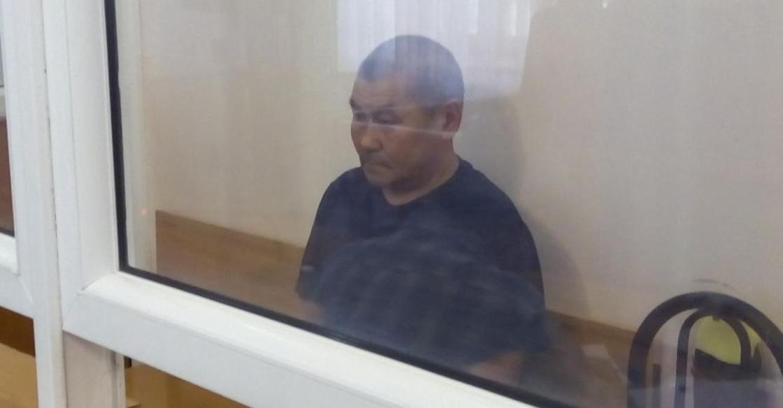 Убийца месяц жил с трупом под кроватью в Уральске