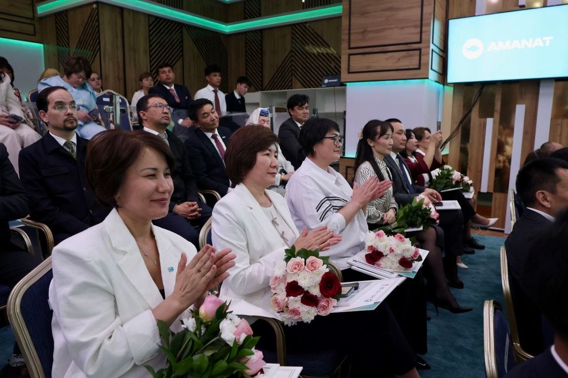 Чествование победителей проекта "Кітап оқитын ұлт"