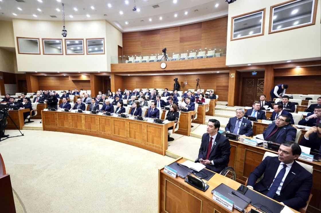 Собрание фракции партии AMANAT